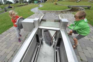 Spielplatz – Bild 1