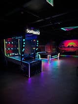 Gameplex Paderborn | Schwarzlicht 3D Minigolf • LightJumper • Billiard • Darts • Arcade – Bild 5