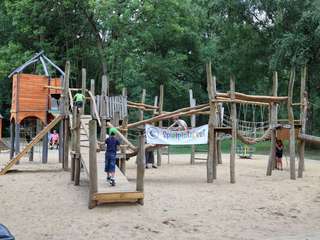 Kinderspielplatz – Bild 2