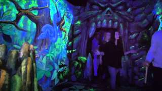 Schwarzlicht Minigolf in Lübeck – Bild 1