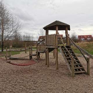 Spielplatz am Park – Bild 1