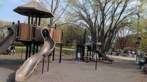 Churchill Park Tot Lot – Bild 2