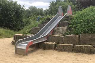 Spielplatz – Bild 1
