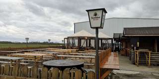 Vest Alm Biergarten am Flugplatz Loemühle – Bild 2