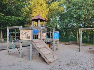 Waldspielplatz beim Rosengarten – Bild 1
