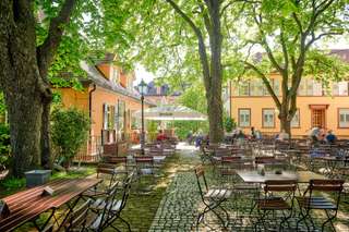 Altes Pfarrhaus - Biergarten Kastanienhof – Bild 2