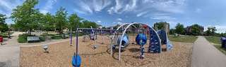 Warden Hilltop Community Playground and Splash Pad – Bild 1