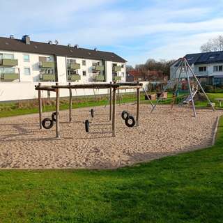 Kösliner Straße Spielplatz – Bild 1