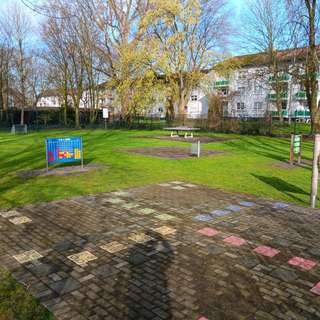 Kösliner Straße Spielplatz – Bild 4