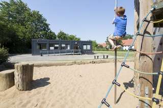 Spielplatz – Bild 1