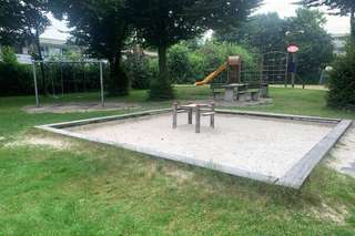 Spielplatz, Bergstraße – Bild 1