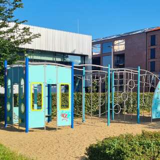Spielplatz – Bild 1