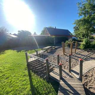 Spielplatz Crednerstraße – Bild 1