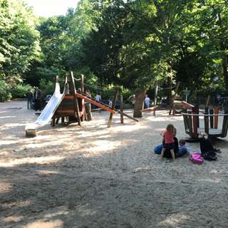 Spielplatz an der Akademie der Künste – Bild 1