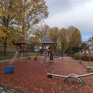 Spielplatz – Bild 1
