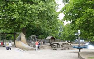 Spielplatz Playground – Bild 2