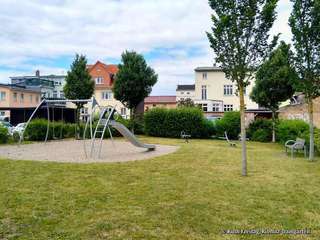 Spielplatz – Bild 1