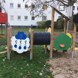 Spielplatz – Bild 1
