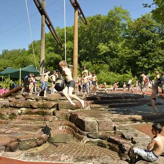 Spielplatz im Enzauenpark – Bild 1