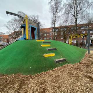 Spielplatz – Bild 1